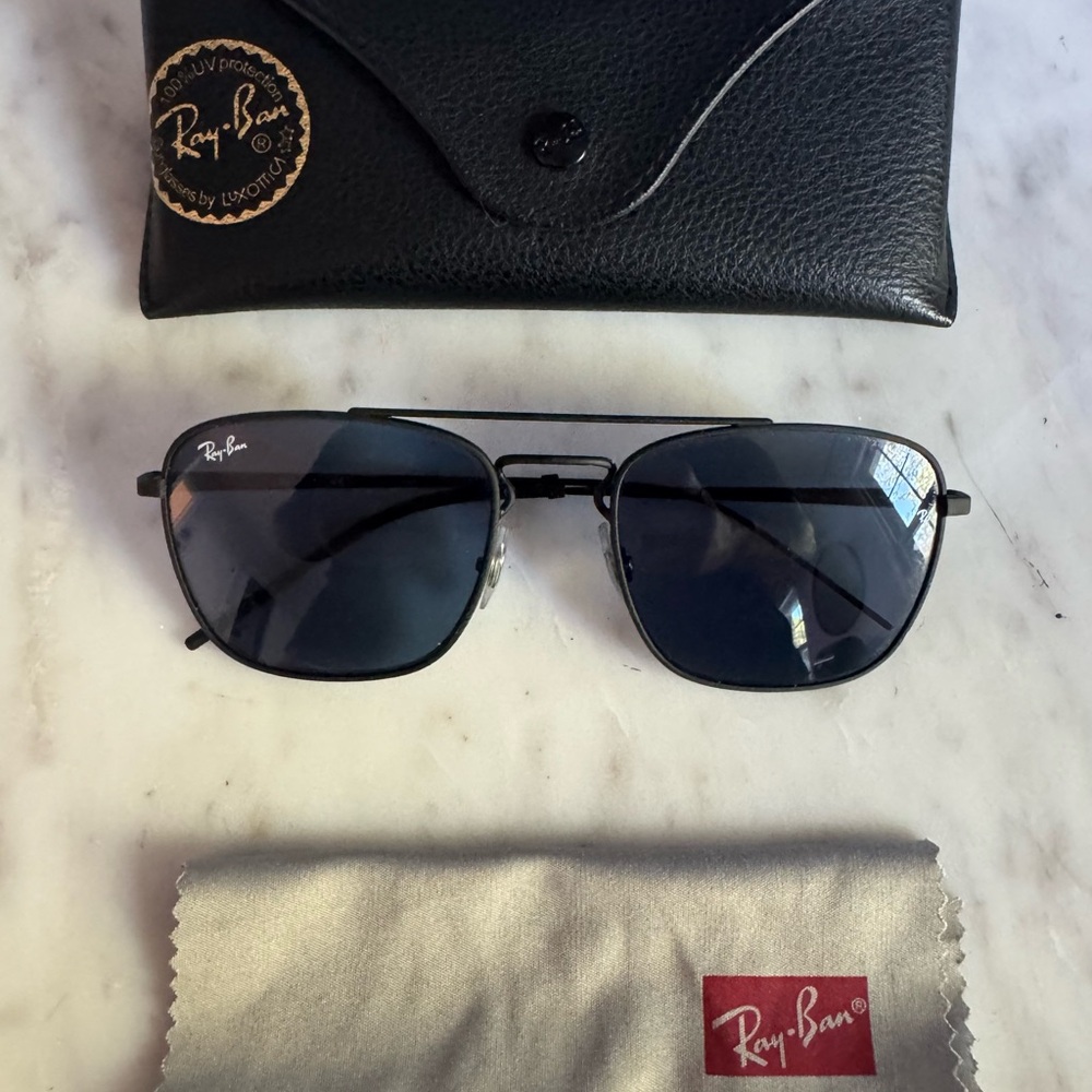 Ray-Ban Black Aviator Sunglasses